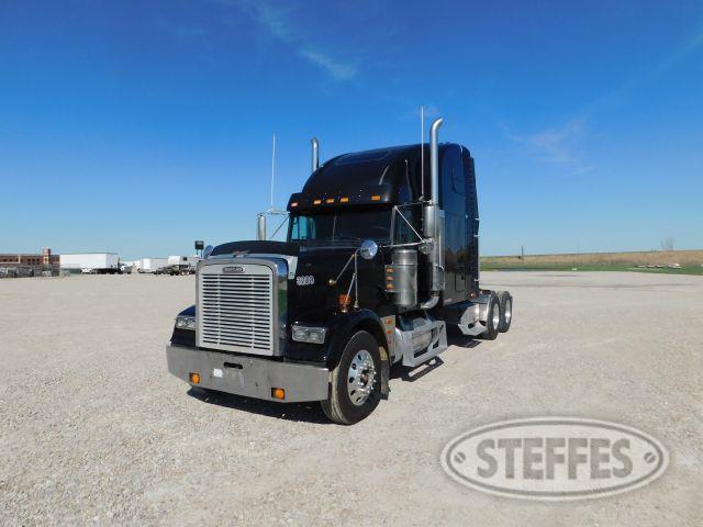 2000 Freightliner FLD132 Classic XL